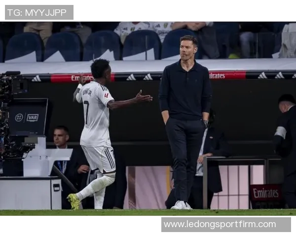 卡尼萨雷斯强调球员与教练应共同努力避免冲突实现双赢局面 卡尼萨雷斯强调球员与教练应共同努力避免冲突实现双赢局面