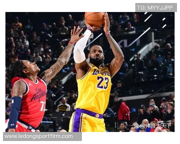 普理查德状态火热近三场场均25分6篮板5助攻命中率接近200俱乐部