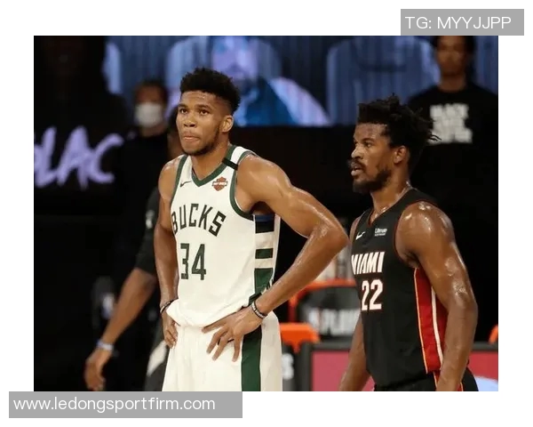 皮尔斯期待字母哥加盟雷霆三巨头组合再添强援引发热议 皮尔斯期待字母哥加盟雷霆三巨头组合再添强援引发热议