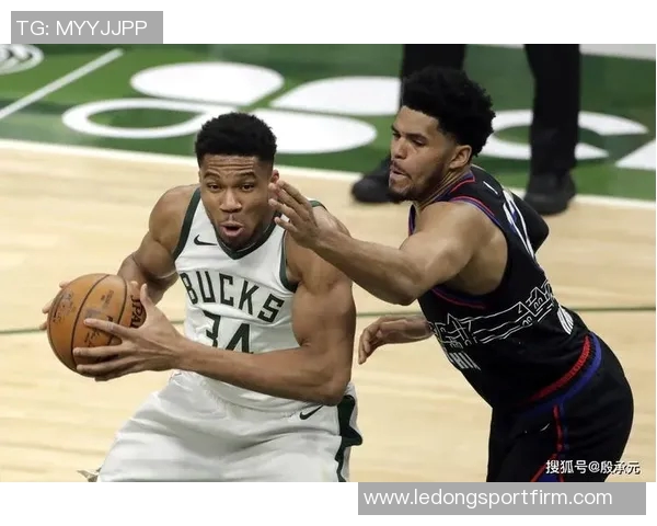 媒体人点评老里执教水平提升雄鹿引领东部竞争新格局