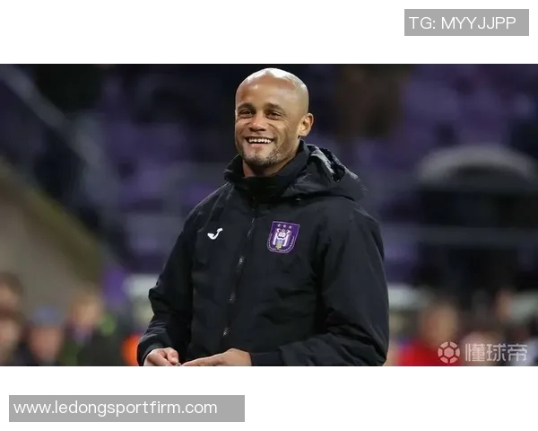 罗马诺透露孔帕尼新合同无解约条款及英超俱乐部选项 罗马诺透露孔帕尼新合同无解约条款及英超俱乐部选项