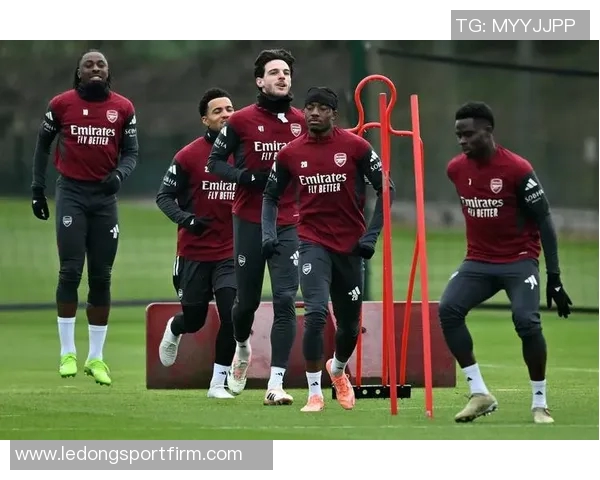 维埃拉盛赞阿森纳实力提升直言球队有望争夺英超冠军 维埃拉盛赞阿森纳实力提升直言球队有望争夺英超冠军