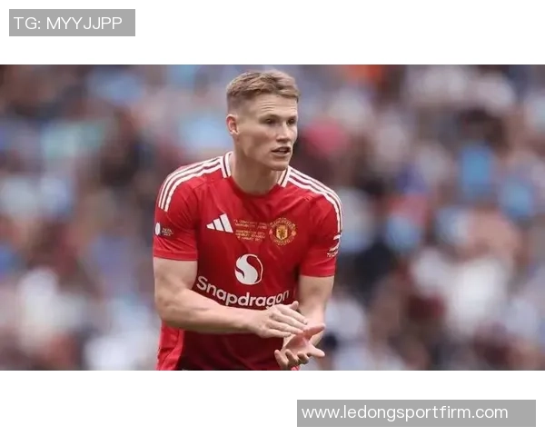 理查兹认为卡里克是理想人选但曼联是否会更换图赫尔仍存疑问