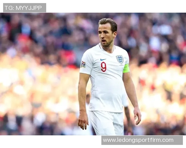 凯恩谈英格兰进步与夺冠希望：大赛前的热门球队心态与成长之路