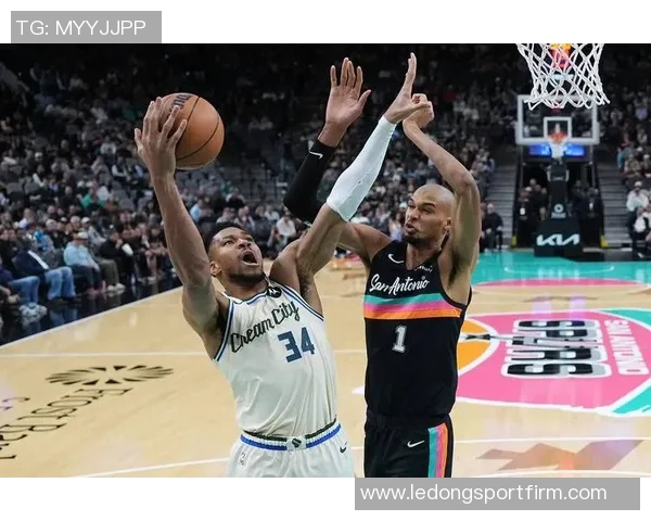 字母哥团队探讨热火与独行侠的可能性无州税吸引力引人关注